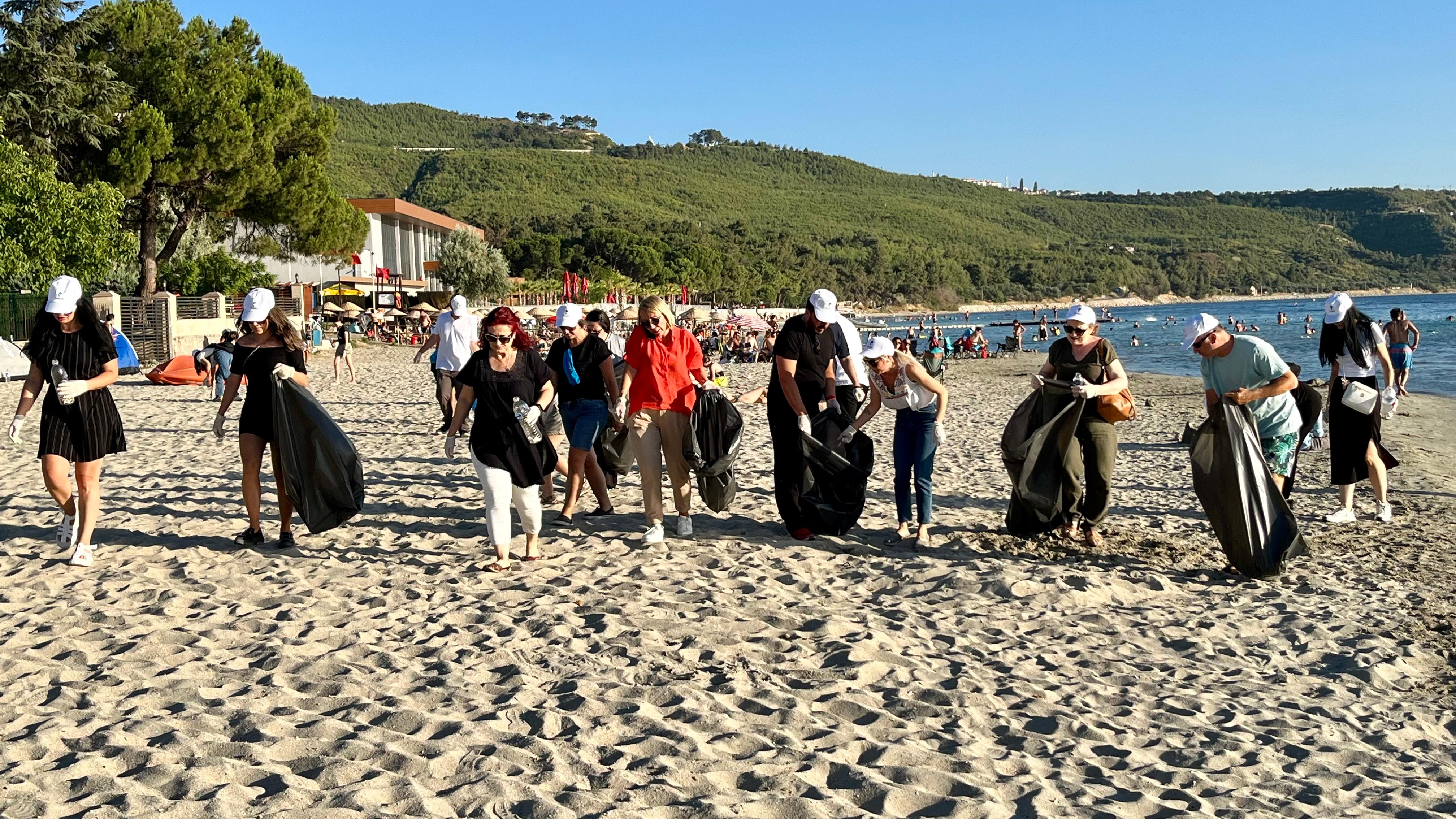 Güzelyalı'da sahil temizliği