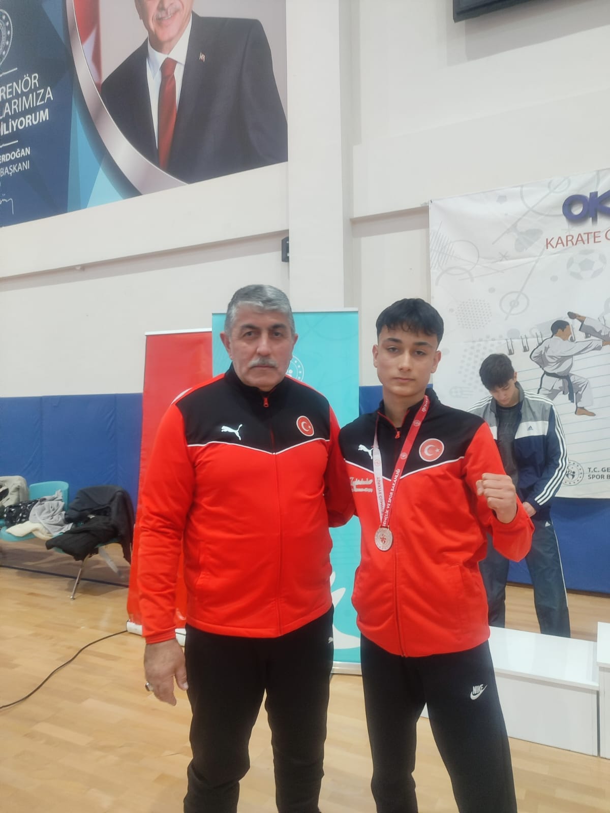 Çanakkale'ye madalyalarla döndüler