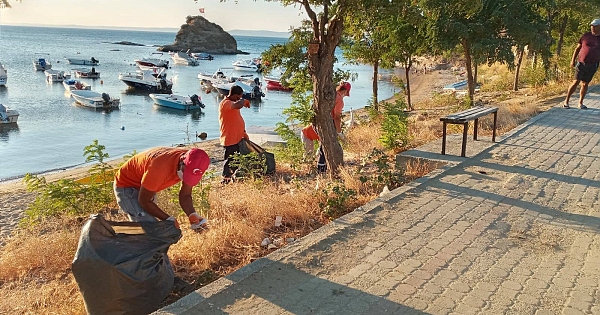 Gelibolu Belediyesi'nden sahil temizliği