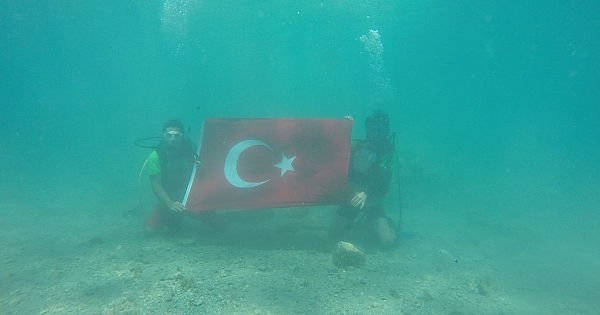 Saros Körfezi’nden 50 kilogram çöp çıkartıldı