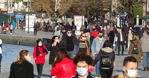 Güneşi gören kordona akın etti