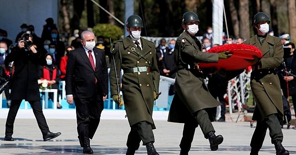 Şehitler Abidesi’nde Çanakkale Deniz Zaferi’nin 106’ncı yıl dönümü töreni