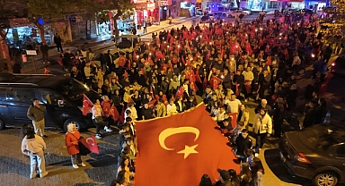 Lapseki’de Fener Alayı ile Cumhuriyet Coşkusu