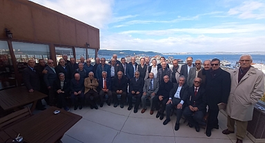 Emekli eğitim yöneticileri ‘Atam İzindeyiz’ kahvaltısında bir araya eldiler