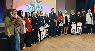 Kadınlar Güçlüdür Şiddetsiz Bir Dünya Mümkündür