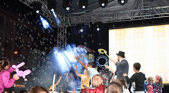 Çocuklar gönüllerince eğlendi