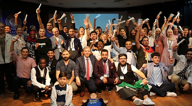 ÇOMÜ’de mezuniyet coşkusu