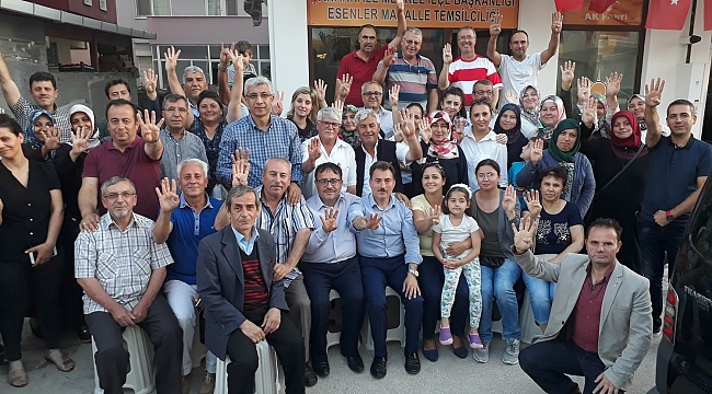 Esenler’de seçim zaferi kutlandı