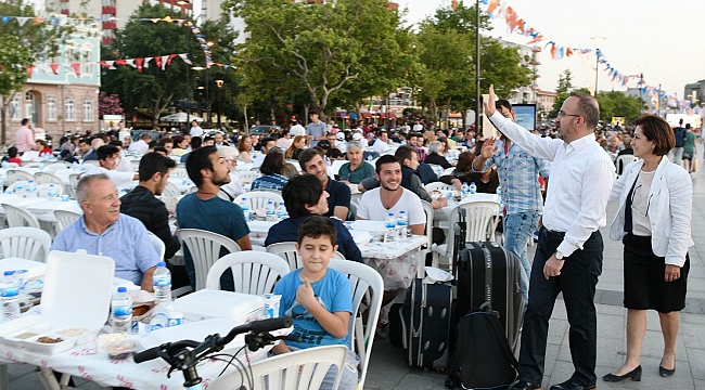 Kordon boyunda 10 bin kişilik iftar