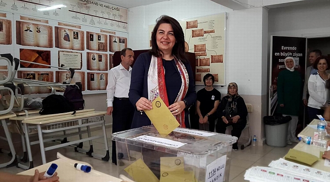 Milletimizin kararına saygı duyuyoruz