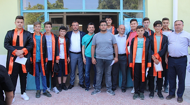 Umurbey’de öğrencilerin mezuniyet coşkusu