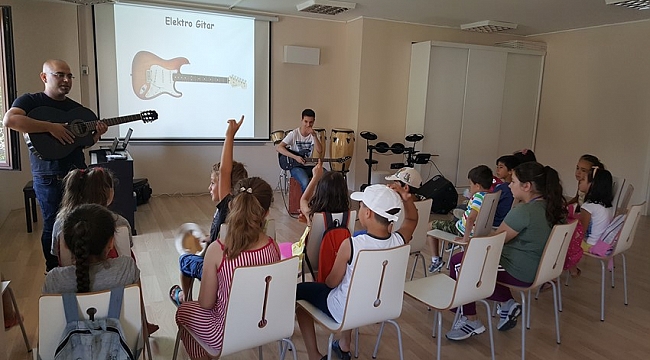 Çocuklar, Kültür Evi’ne akın ediyor