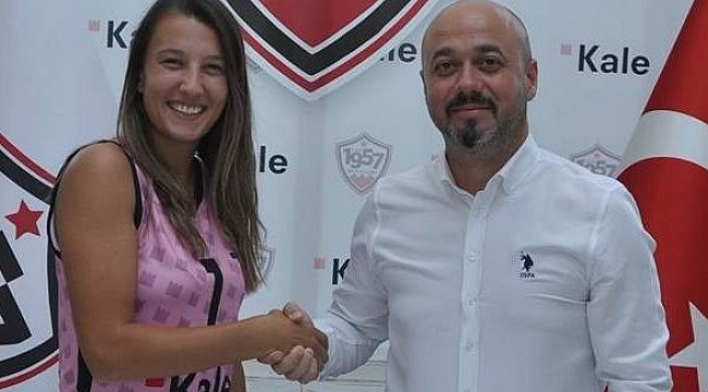 Esra Tınığ, Kale 1957 ile anlaştı