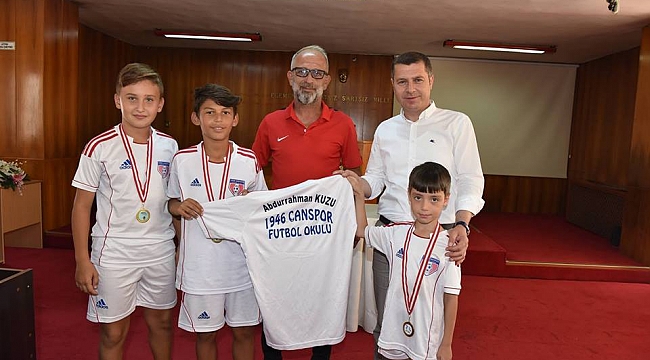 Miniklerden Başkan Kuzu’ya ziyaret