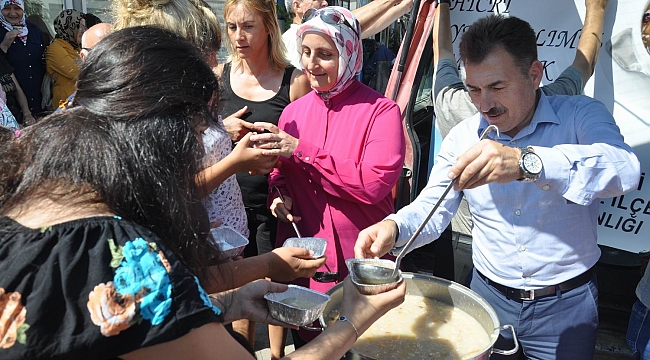 AK Parti'den aşure ikramı