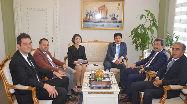 Hong'dan Vali Tavlı'ya ziyaret