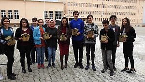 Öğrencilerden kuşlara yuva