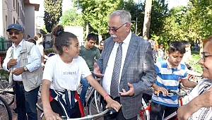 Başarılı öğrencilere bisiklet