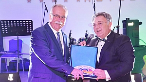 Rotary Kulübü'nden Gökhan'a plaket