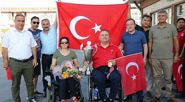 Dünya Şampiyonuna coşkulu karşılama