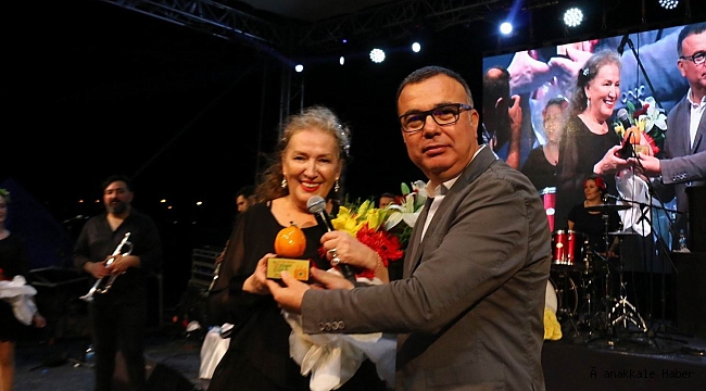 Kepez’de Suzan Kardeş konseri