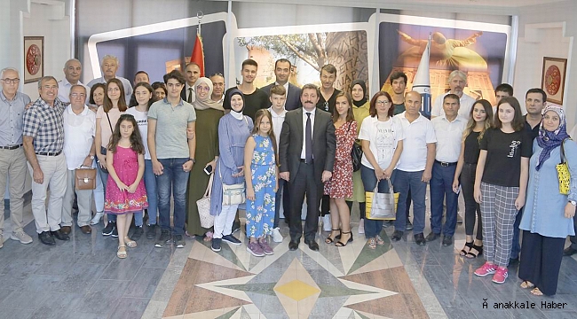 Vali Tavlı öğrencileri ödüllendirdi