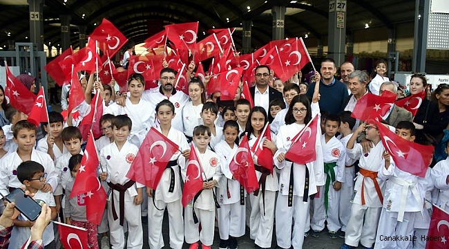 &quot;Kalbimiz ve dualarımız Mehmetçiklerimizle&quot;