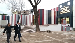 Köklü, kütüphaneyi inceledi