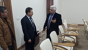 Başkan Ölçek kütüphaneyi inceledi