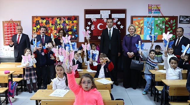 Öğrencilerin karne sevinci