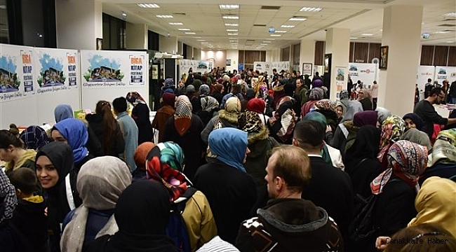 Biga Kitap Festivali&#039;ne yoğun ilgi
