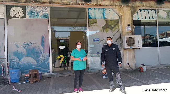 Bayramiç&#039;te maske dağıtıldı