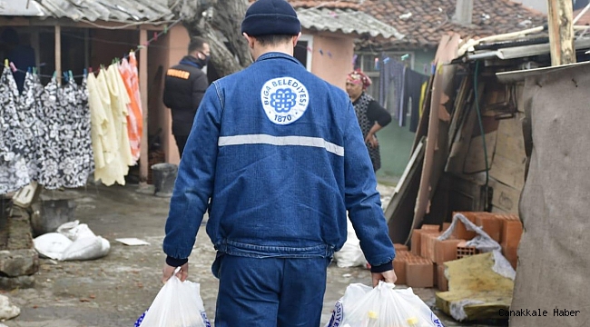 Biga Belediyesi ekipleri gönülleri ısıtıyor