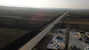 Yol çalışması sürüyor