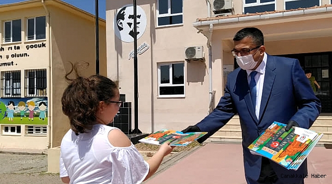 Başkan Öz&#039;den çocuklara sürpriz hediyeler