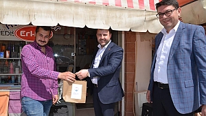 Berber ve kuaförlere maske dağıtıldı