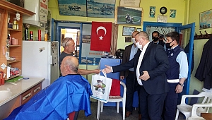 Geyikli'de berberlere maske dağıtıldı