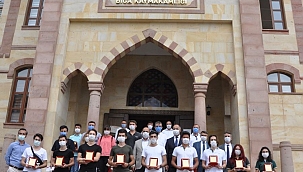 Biga'da ilk 10 bine giren öğrencilere ödül verildi !