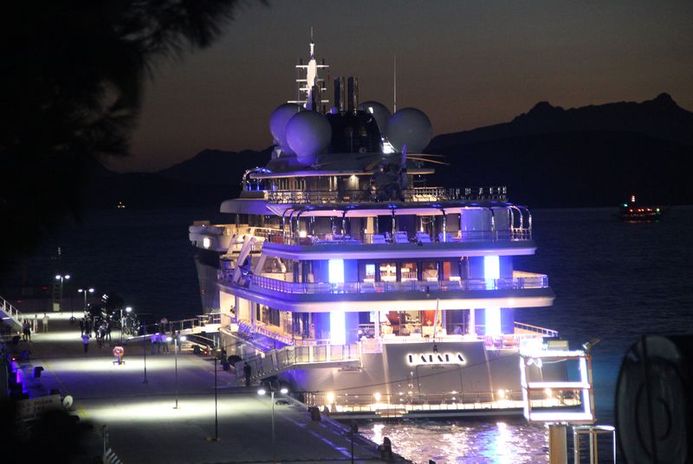 Katar Kraliyet Ailesi Bodrum&#039;a 2 kamyon eşya, 500 valizle geldiler!