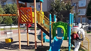 Parklarda dezenfeksiyon çalışmaları sürüyor