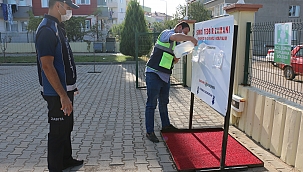 Bayramiç Belediyesi’nden okullara dezenfektan ünitesi