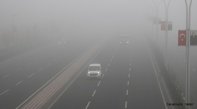 3 gündür etkili olan sis hava ve kara trafiğini felç etti
