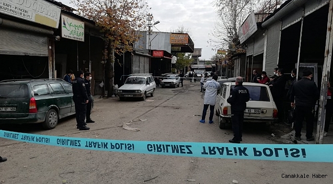 &#039;Ne geziyorsunuz&#039; kavgasında 2 kişi yaralandı