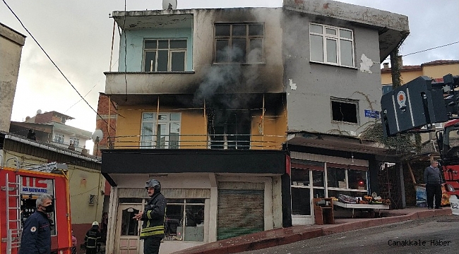 5 yaşındaki çocuk çakmakla oynarken evi yaktı, annesi gözyaşı içinde izledi