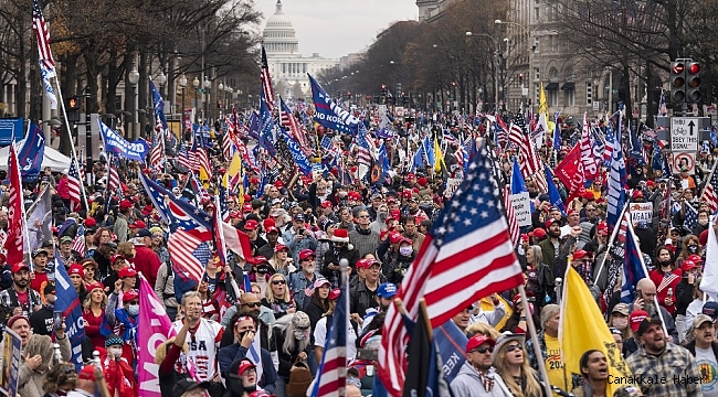 ABD&#039;de karşıt gruplar arasında çatışma: 8 yaralı, 23 gözaltı