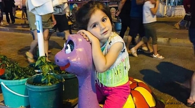 Ablası minik Duru&#039;yu uyuyor sanmış