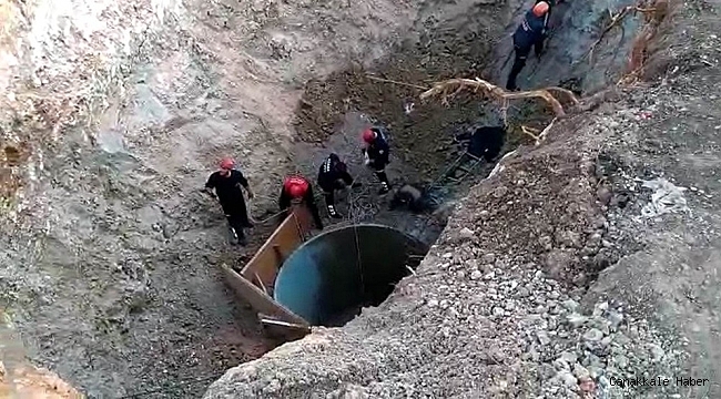 Adana&#039;nın Sarıçam ilçesine bağlı Suluca Mahallesi&#039;nde kuyunun çökmesi sonucu 2 kişi toprak altında kaldı. İtfaiye ekipleri bölgede kurtarma çalışması başlattı.