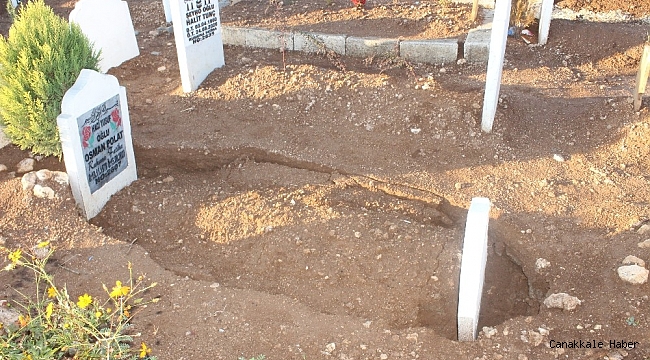 Adıyaman&#039;da 6 mezar çöktü