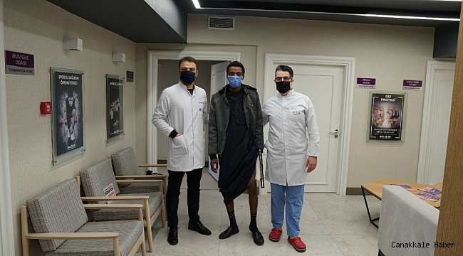 Afrikalı hasta System Hospital&#039;da sağlığına kavuştu