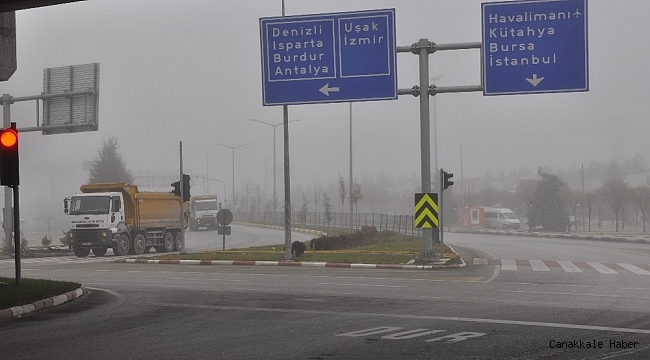 Afyonkarahisar&#039;da sisli hava hayatı olumsuz etkiledi